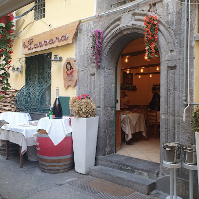 Ristorante - La Lazzara Trattoria e Pizzeria - Italia Delight