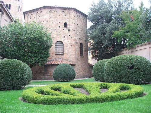 Battistero Neoniano, Ravenna