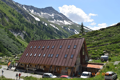 Rifugio di montagna - Cabane du Combal - Italia Delight