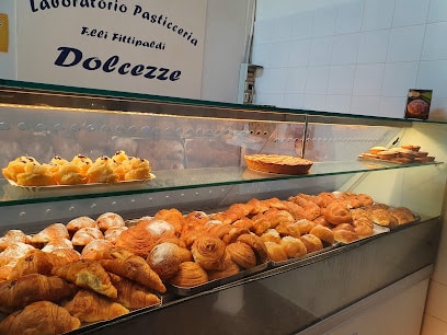 Pasticceria - Dolcezze - Fratelli Fittipaldi (Cornettaro Il Baffone) - Italia Delight