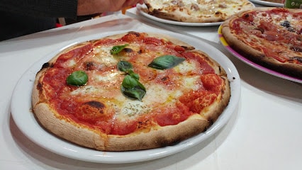 Pizzeria - Pizzeria Re Darone - Italia Delight