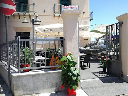 Ristorante di pesce - L&apos;angolo di Mondello Trattoria da Franco - Italia Delight