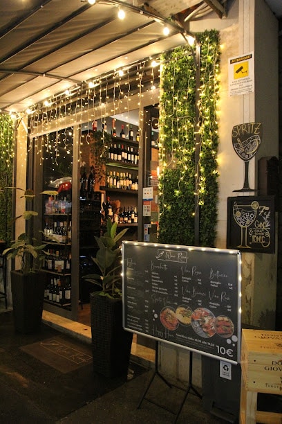 Enoteca - Wine Room - Italia Delight