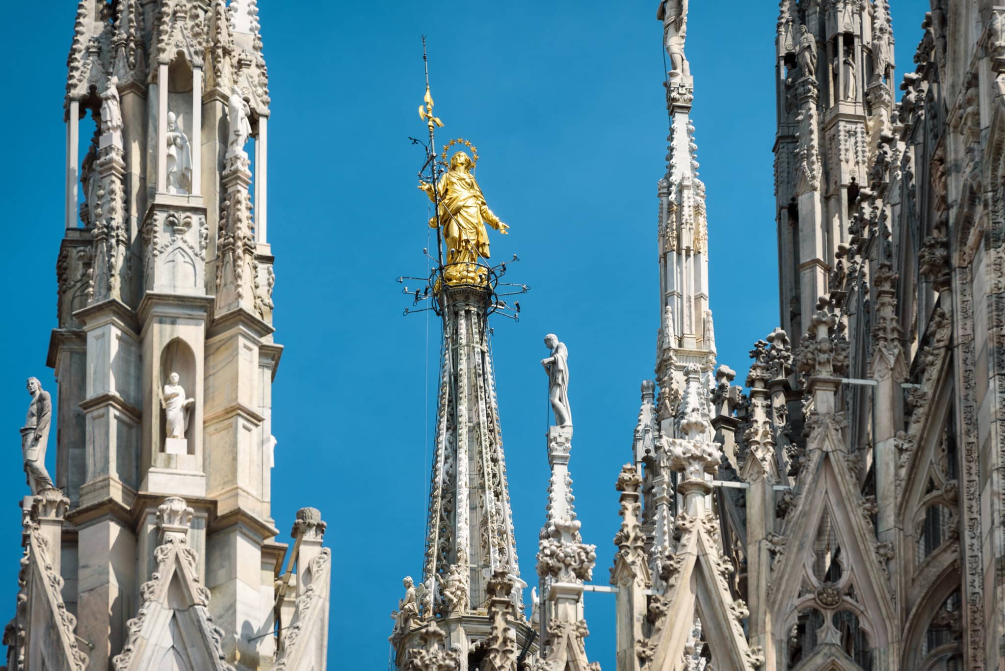 Madonnina Duomo di Milano, Simbolo per la città