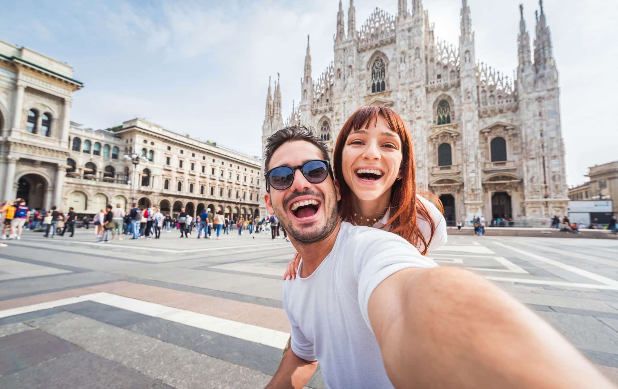 Coppia di Ragazzi Felici a Milano