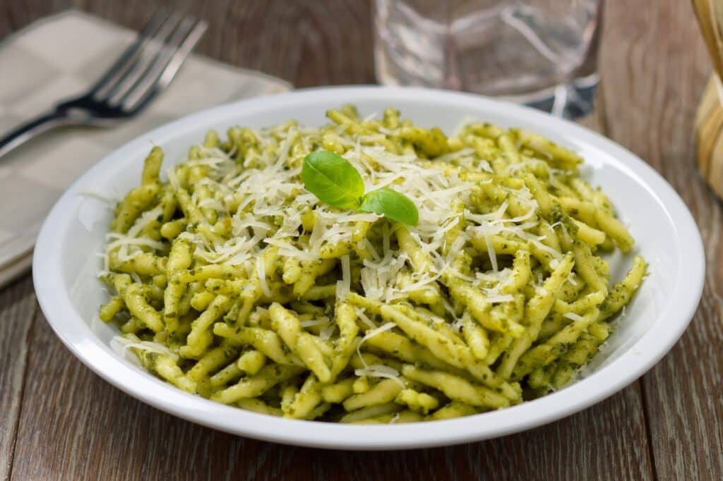 Pasta pesto