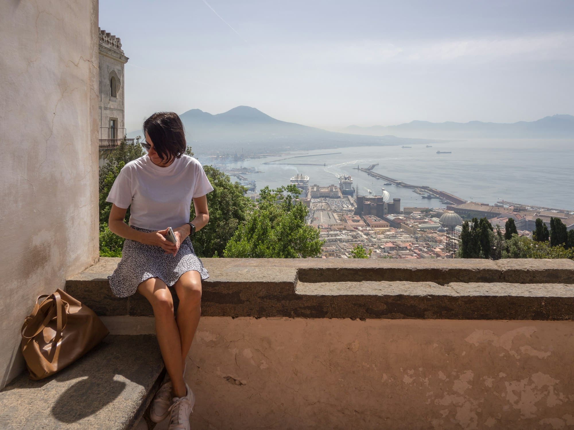 Il panorama del Golfo di Napoli con il Vesuvio sullo sfondo