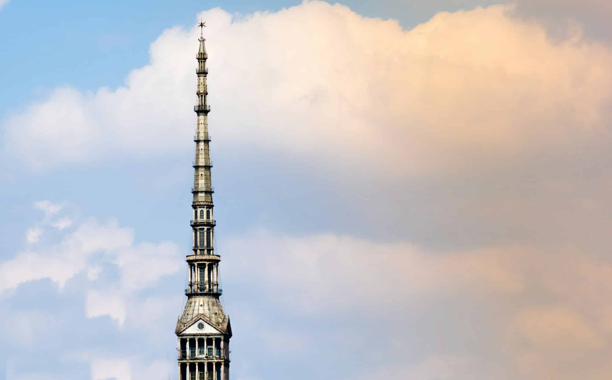 Torino Italia, dettaglio della Mole antonelliana al tramonto