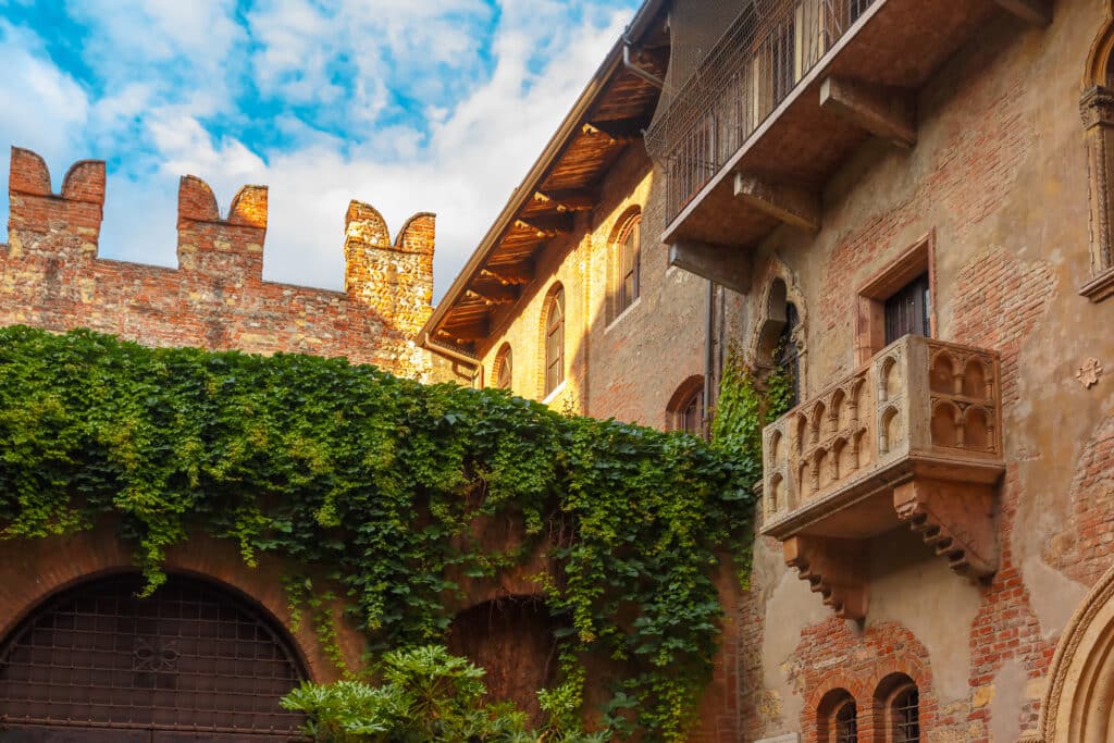 Juliet Balcony, Verona, medieval architecture.