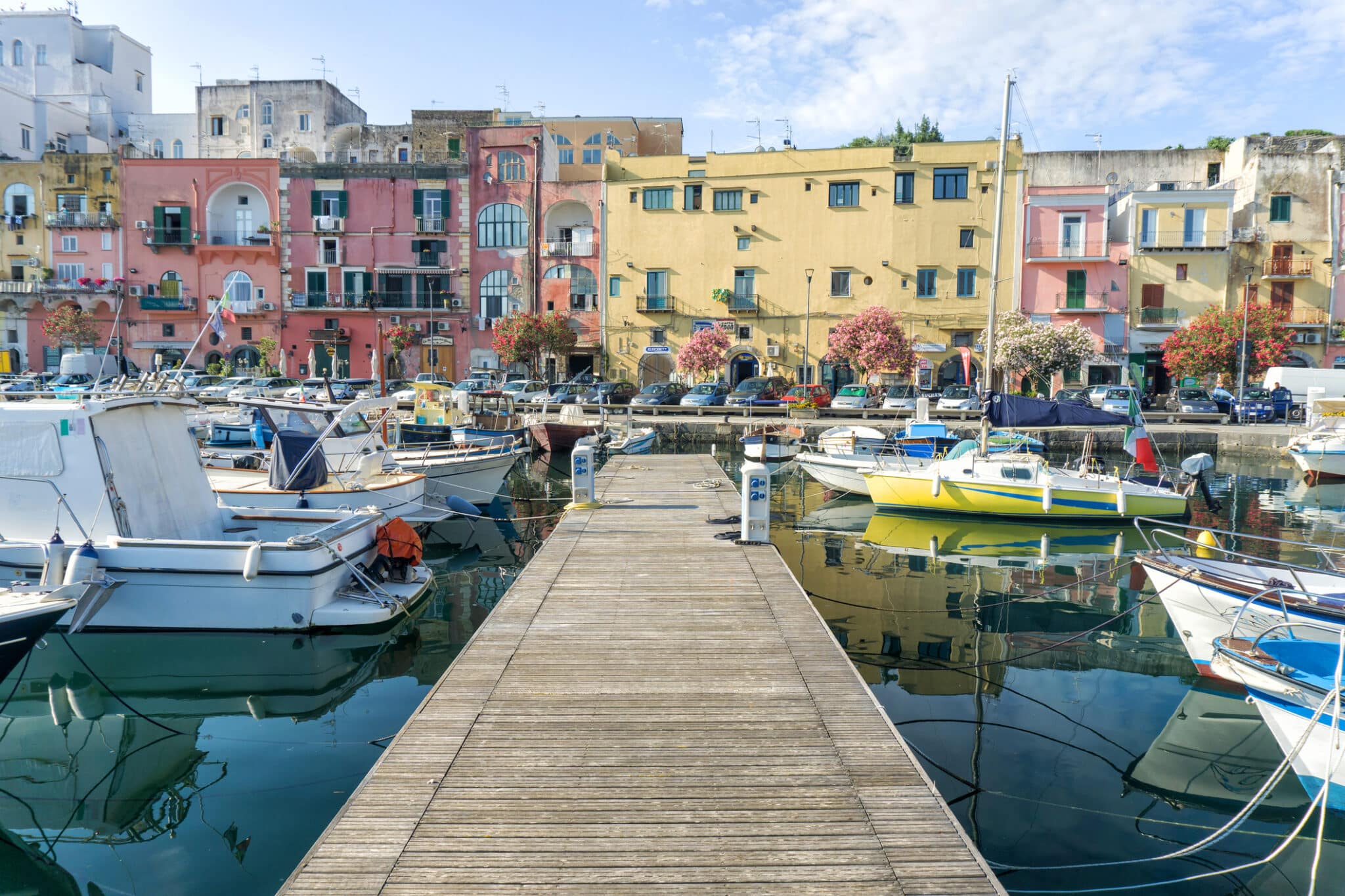 Isola di Procida in Italia. Procida è una bellissima piccola isola colorata in Italia