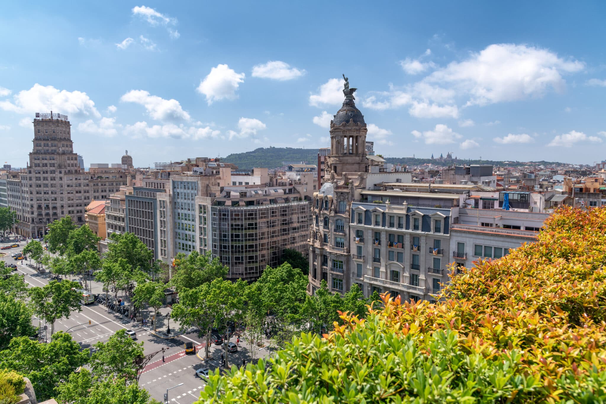 Veduta panoramica urbana diurna.