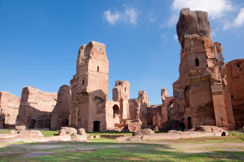 Terme di Caracalla a Roma, cielo sereno.