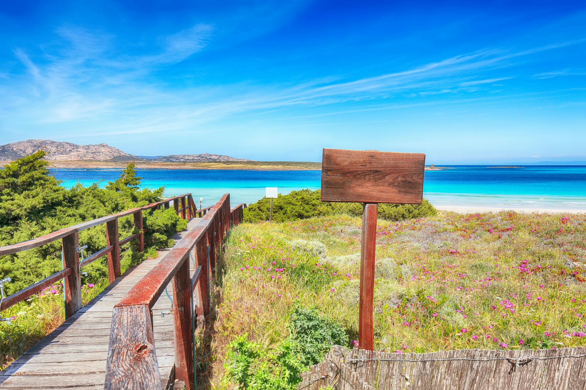 Vista della famosa spiaggia La Pelosa a Stintino