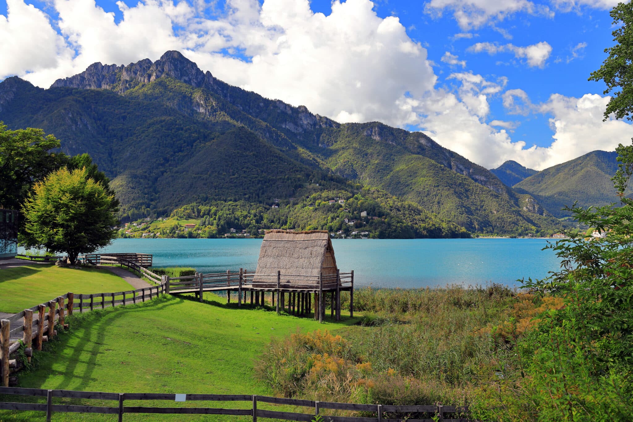 Il bellissimo Lago di Ledro in Trentino.