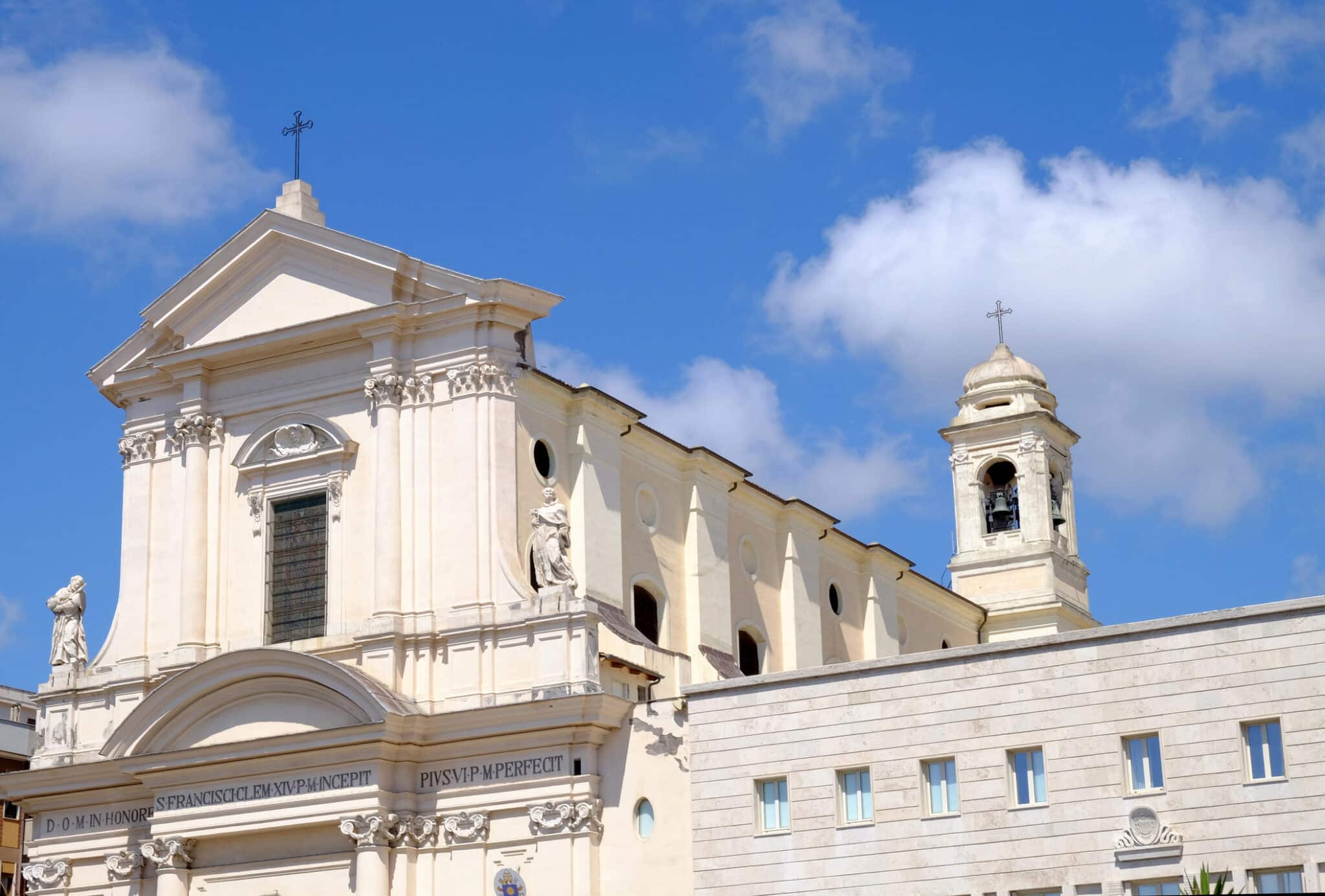 La Cattedrale di San Francesco d'Assisi a Civitavecchia