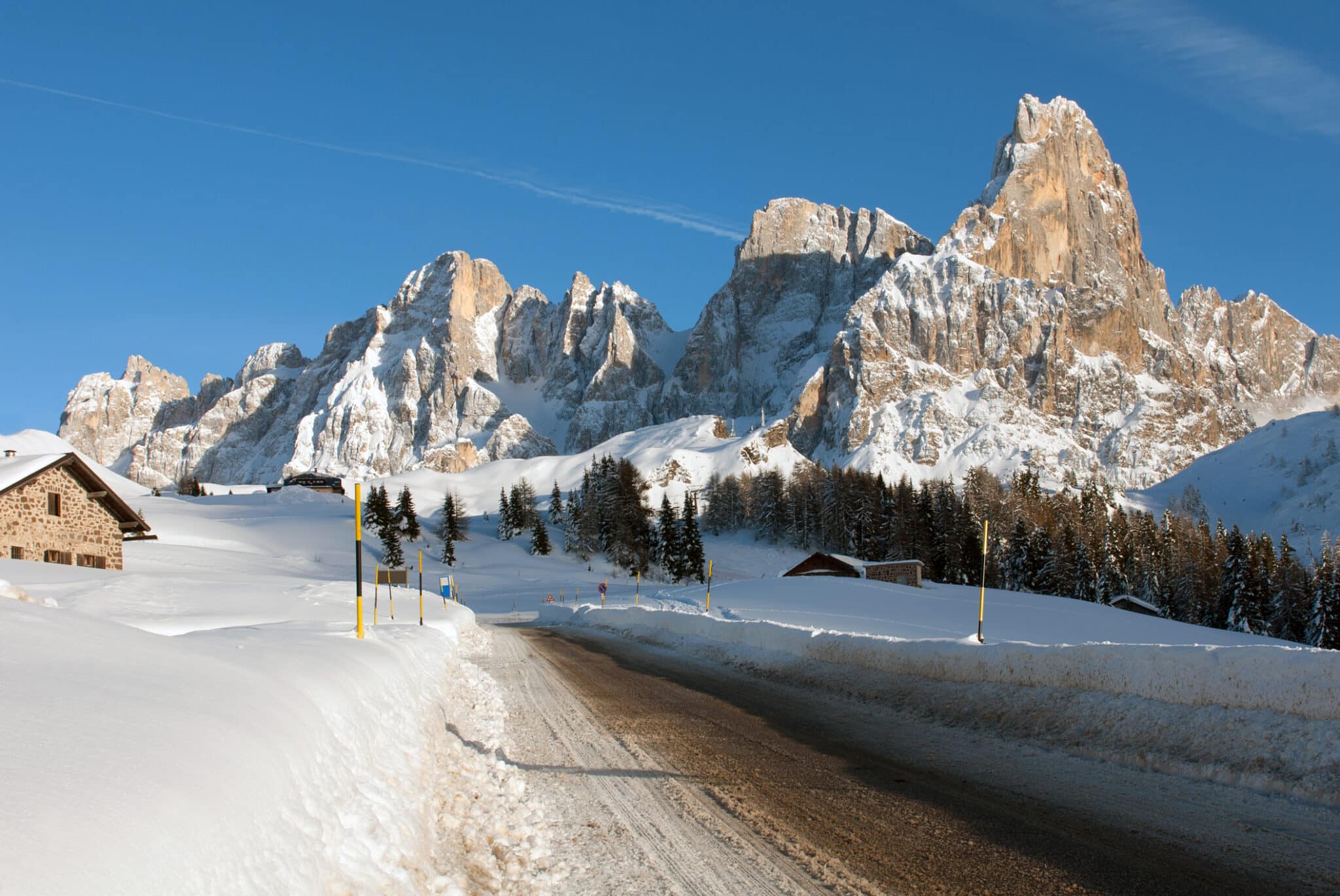 Passo Rolle con la Neve