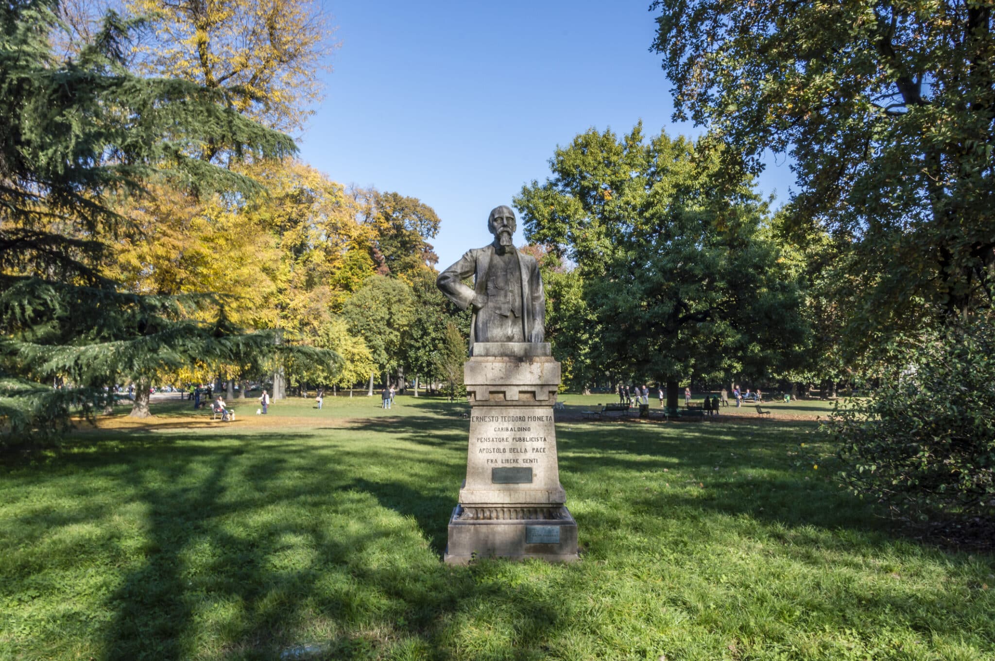 Statua nel Parco Indro Montanelli, Porta Venezia, Milano, Italia