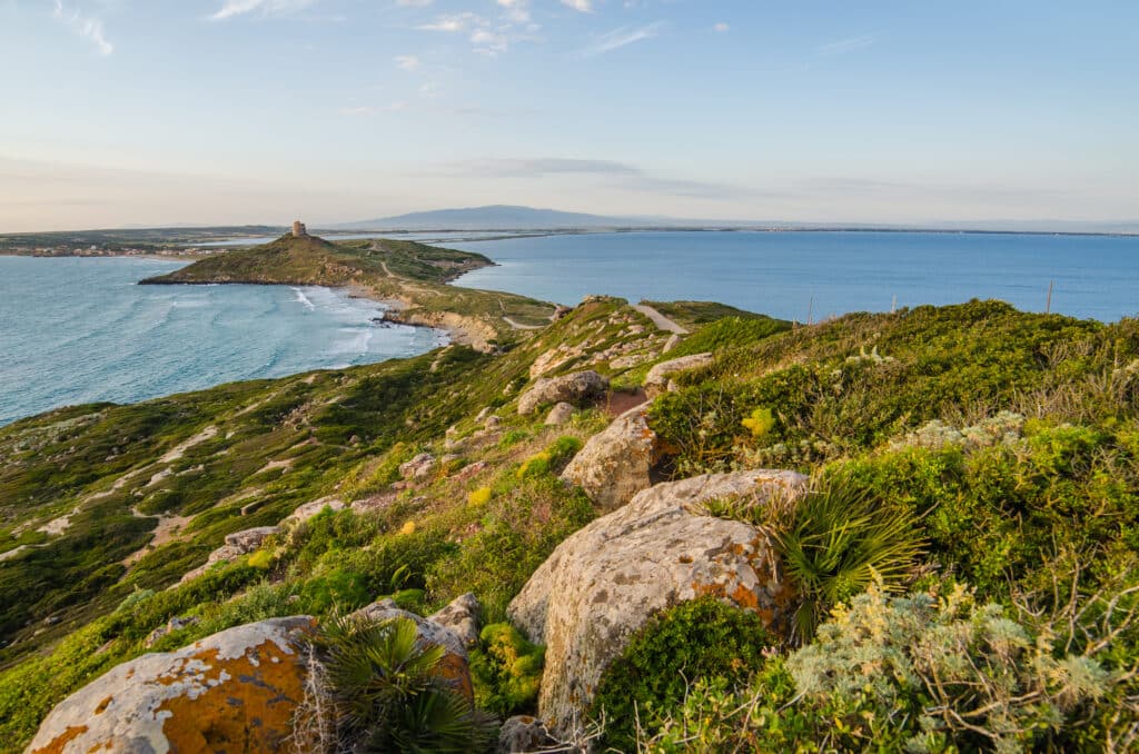 Tramonto a San Giovanni di Sinis, Sardegna. San Giovanni di Sinis, Sardegna, Italia. Torre Spagnola di San Giovanni. Capo San Marco