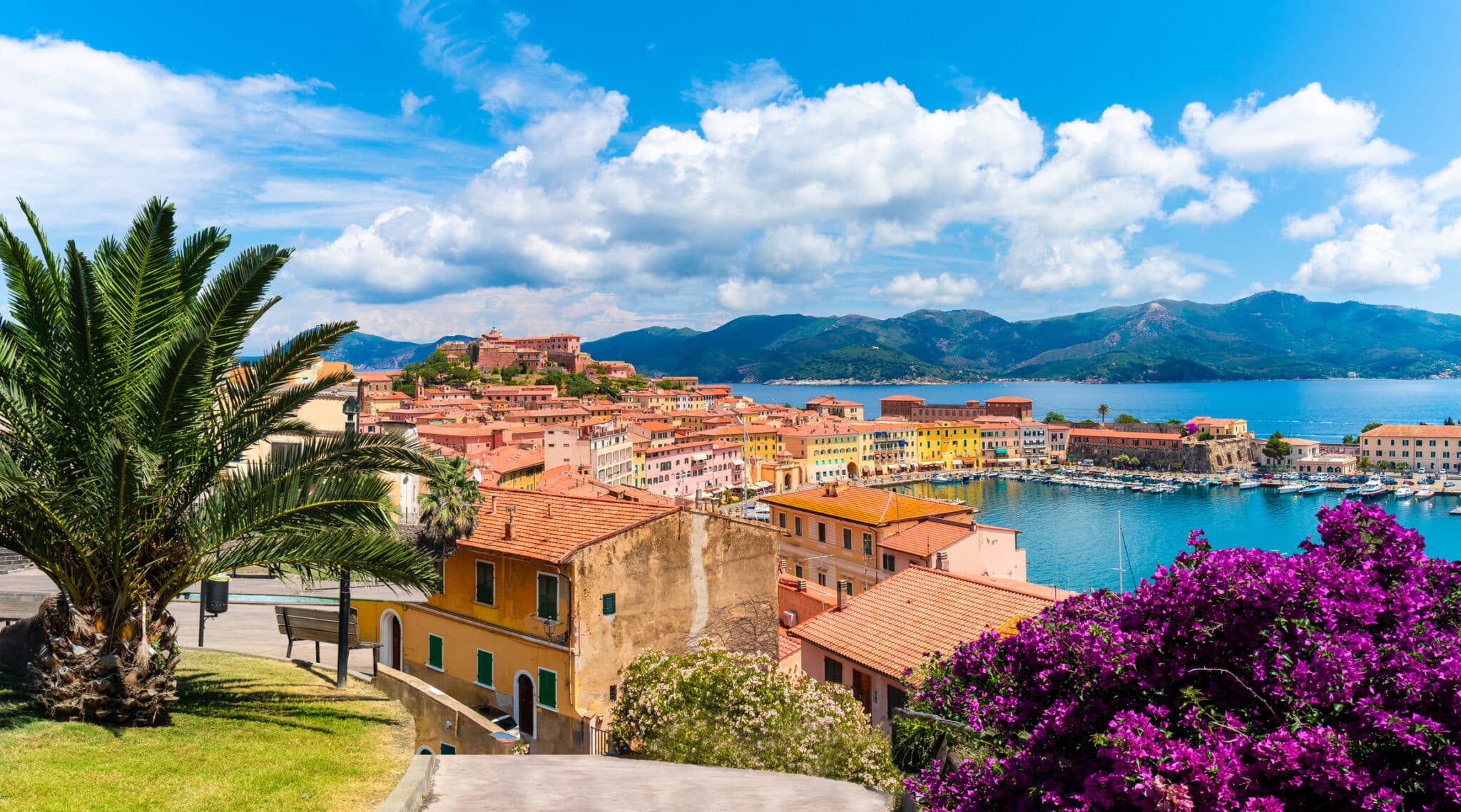 Vecchi città e porto Portoferraio, isola di Elba, Italia