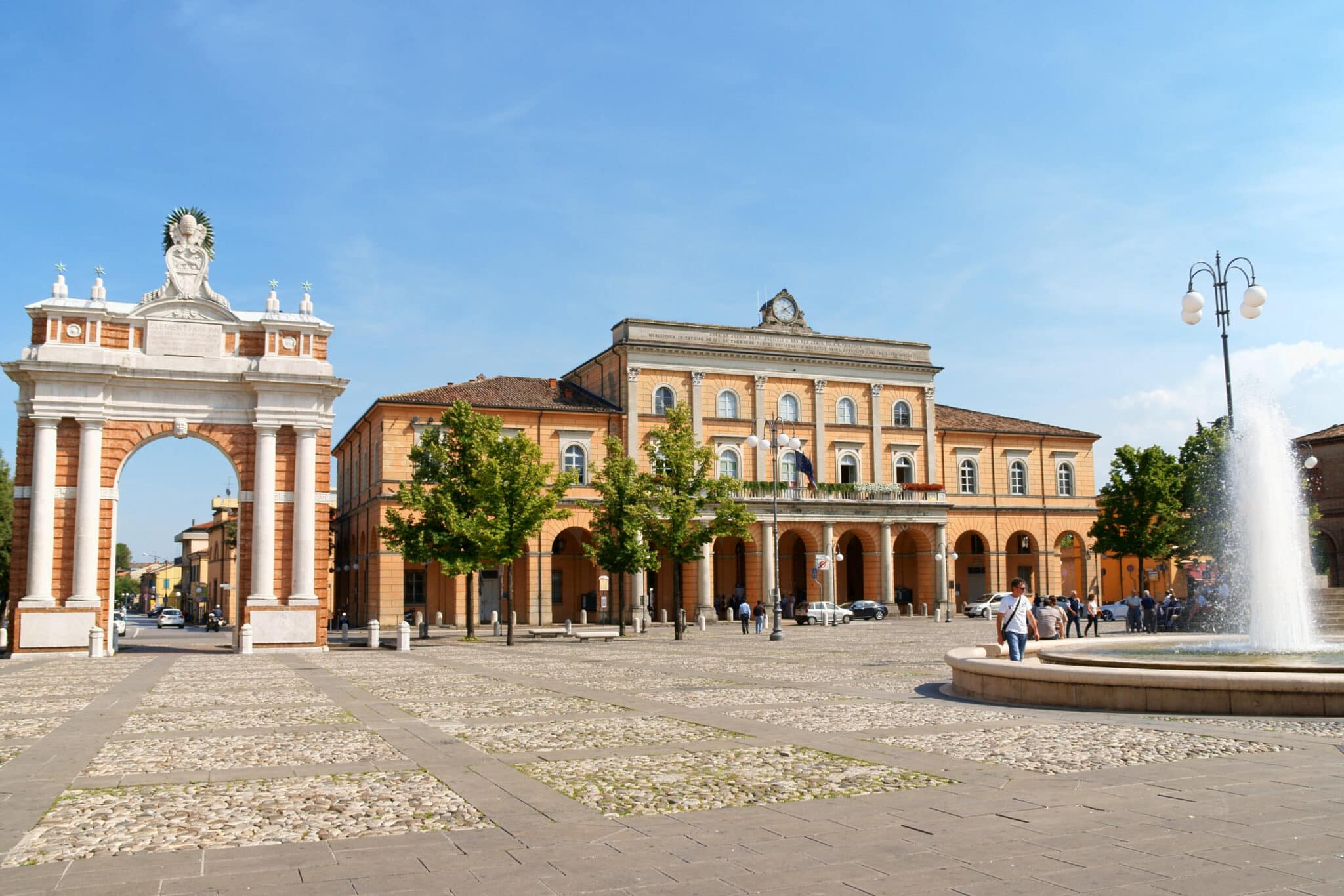 Piazza Marconi à Santarcangelo di Romagna, Italie.