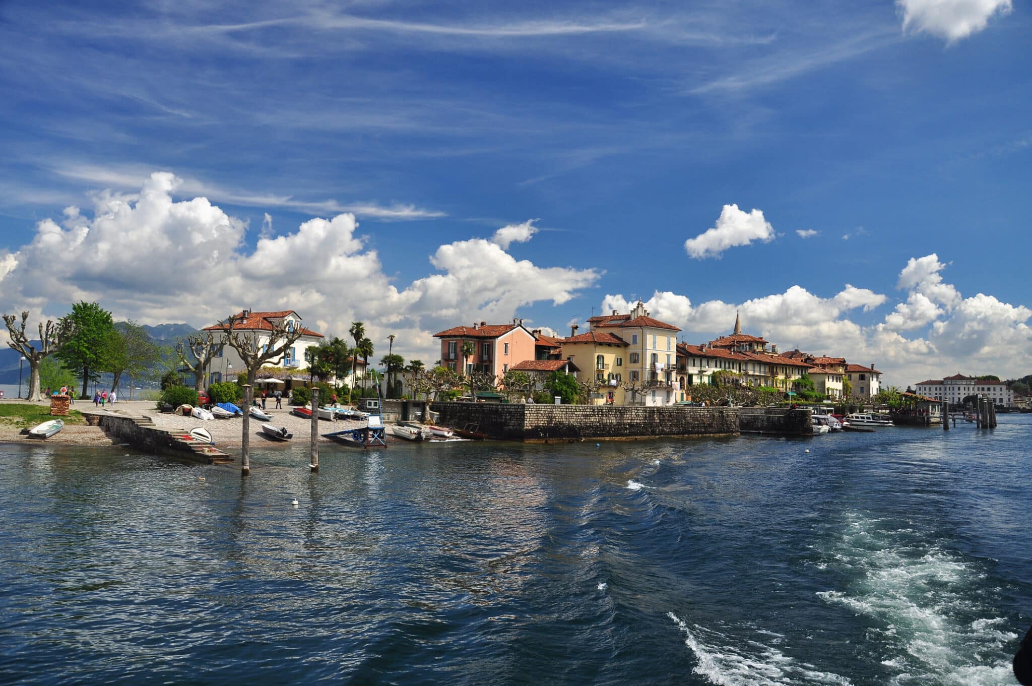 Isola dei Pescatori sur le lac Majeur, paysage d'été.