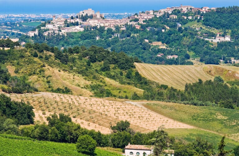 Vue panoramique de Santarcangelo di Romagna. Émilie-Romagne. Italie.